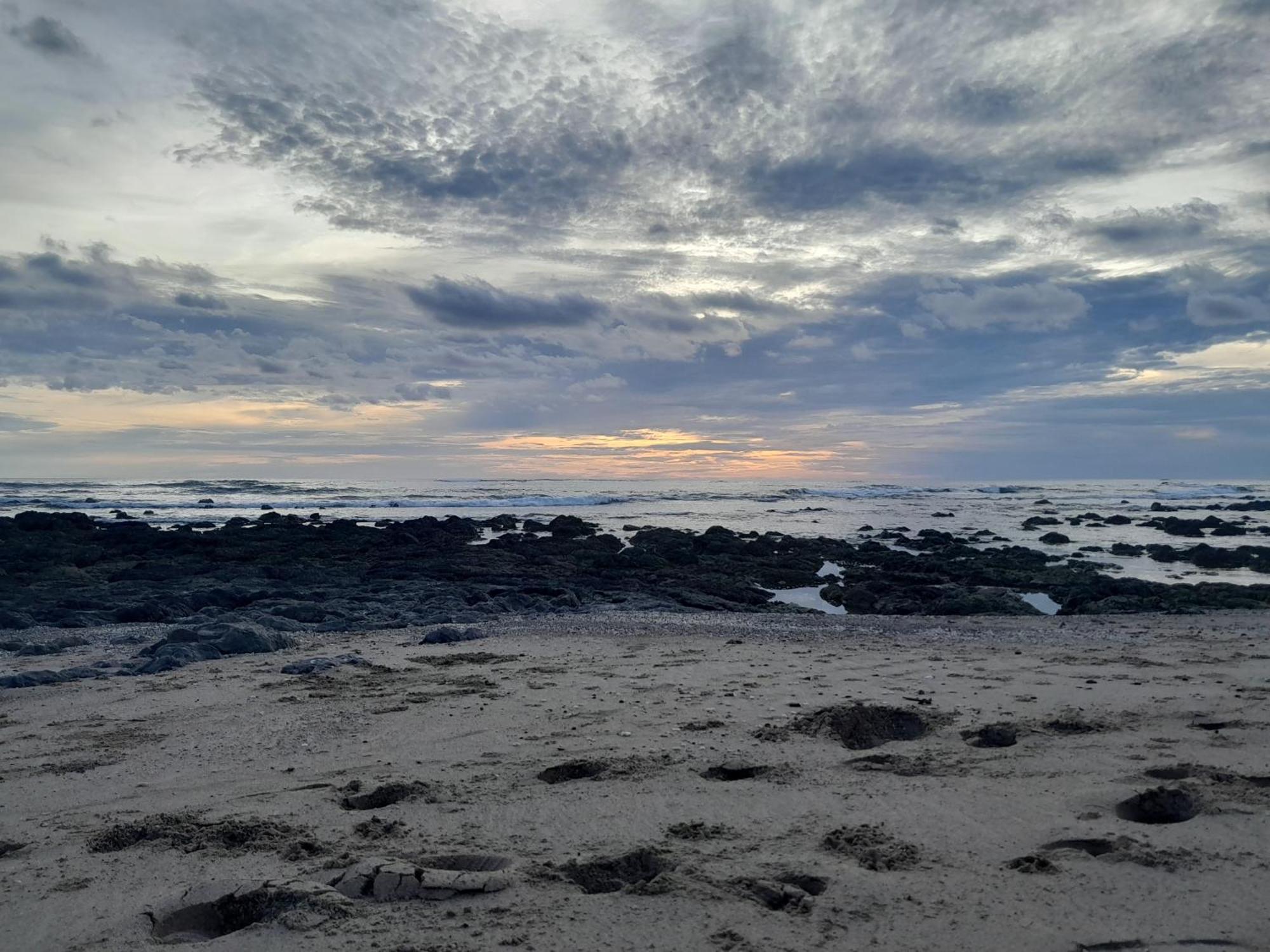 Cabinas La Playa Hotel